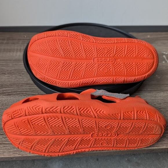CROCS Big Kid's Size J2 Orange Swiftwater Wave Sandal Water Unisex ages 5 and up - Picture 4 of 8